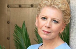 Ο τυφλός ,υπέροχος Μποτσέλι ,οι αρλούμπες της προέδρου,των τηλεστάρ και το δημόσιο μαστίγωμα από την Ακρίτα !..