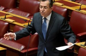 Κυριάκοοοο!Χρυσά κουτάλια έταξες ,αλλά ο κοσμάκης πουλάει χρυσά δόντια για επιβίωση. Μπρός κοροναϊός,πίσω αφραγκο-ϊός…