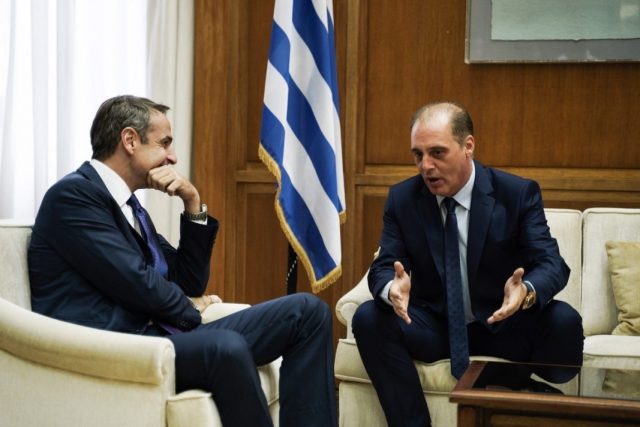 Greek Parliament; Hellenic Solution; Kyriakos Mitsotakis; Kyriakos Velopoulos; meeting; PM's office; Βουλή; Ελληνική Λύση; Κυριάκος Βελόπουλος; Κυριάκος Μητσοτάκης; γραφείο Πρωθυπουργού; συνάντηση;