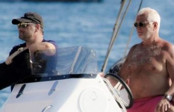 Ο Εισαγγελέας (θα πρέπει να) έρχεται για τα εμβόλια ,αλλά γιατί χαίρεται και χαμογελά ο Αδωνης και ο Πρετεντέρης πατέρα;