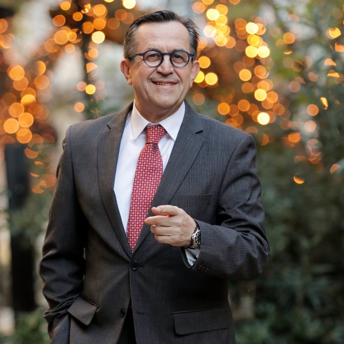 Κυριάκο,φύγε αμέσως απο το δρόμο που χάραξε ο …Σημίτης!