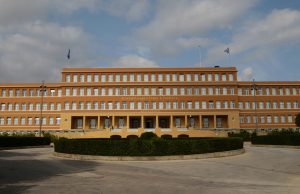 “Μου επιτέθηκε μέσα στο Αρσάκειο”…Και ύστερα νύχτωσε και βγήκαν τα…μαχαίρια! Απίστευτη προφητεία  Λιγνάδη για “σκοτεινά απωθημένα”!Στο βάθος ο Εισαγγελέας σιγοσφυρίζει…