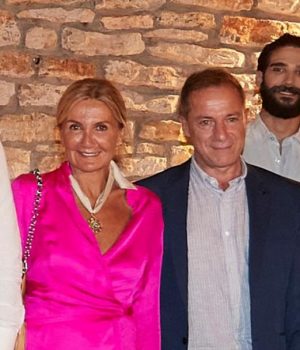 Η “αλεπότρυπα” της Ευρώπης,το μητσοτακέϊκο μπλοκ, τα βραβεία,ο “Καλλιτέχνης ( αθώος ντε…βιαστής-παιδεραστής) της χρονιάς Λιγνάδης”…Από το Μεταξουργείο στο Προεδρικό μια πηδηξιά δρόμος…