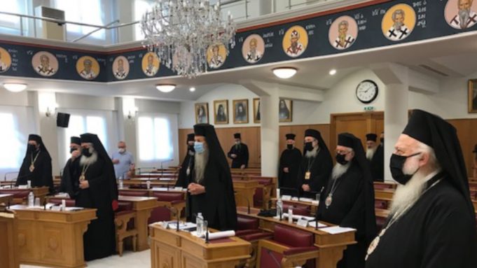 Εκτακτη είδηση-σοκ:Ιερέας “ελουσε” με βιτριόλι Μητροπολίτες του Συνοδικού Δικαστηρίου!