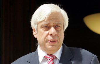 Το εμβόλιο ,οι αρνητέςΤσιτσιπάς- πρωταθλητές και οι συμβουλές του τ.Προέδρου της Δημοκρατίας Προκόπη Παυλόπουλου.
