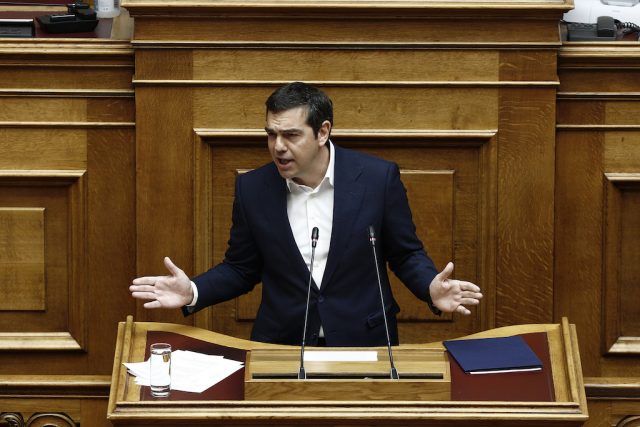 ΒΟΥΛΗ ΨΗΦΙΣΗ ΜΕΤΡΩΝ ΓΙΑ ΤΟΝ ΚΟΡΟΝΟΪΟ