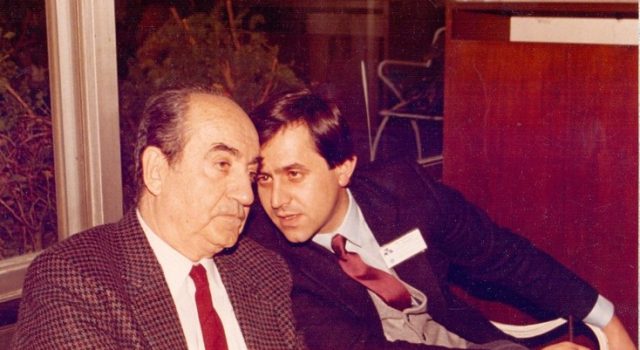 Κυριάκοοοο!Μίζα 3 εκατομμυρίων ευρώ σε Υπουργό στη δίκη (και)Χριστοφοράκου-Λέοπαρντ και ο Μιχάλης τριγυρνάει με προστασία στο Μόναχο!