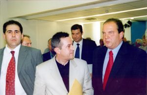 Κυριάκοοο τρέχα!Το συμβόλαιο αγοράς του σπιτού της προέδρου της Δημοκρατίας να το τρίψω στη μούρη του Αργύρη! Κάτι λέει ο Αργύρης για Γεραπετρίτη και ΓΕΚ ΤΕΡΝΑ