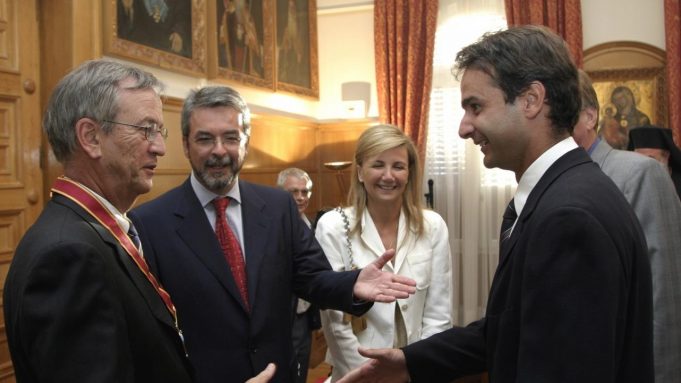 O κατάδικος Xριστοφοράκος στο εδώλιο τη Δευτέρα και για τα εξοπλιστικά,αλλά βρίσκεται στην αγκαλιά των Γερμανών!