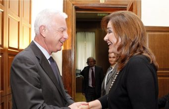 Σοκ απο ΚΑΘΗΜΕΡΙΝΗ και π.Πρόεδρο Δικηγορικού Συλλόγου Αθηνών για διαπλοκή δικαστών και πολιτικών.Δικαιώνεται κάθε πικραμμένος πολιτικής και Δικαιοσύνης!