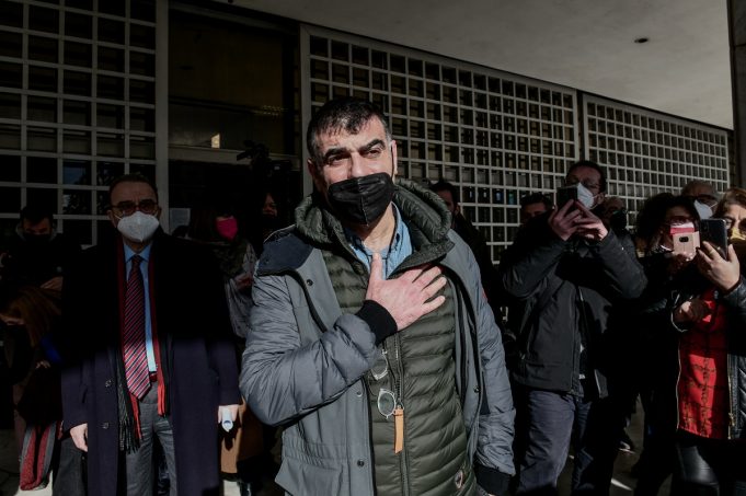 Βόμβες μεγατόνων από τον Κώστα Βαξεβάνη για το σκάνδαλο ΝΟΒΑΡΤΙΣ και την σοκαριστική δίωξή του-Απίστευτες εξελίξεις σε μέγα τραπεζικό σκάνδαλο Λαμίας!