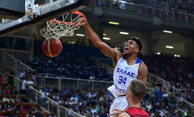 Εθνικάααρα 4Χ4 με τον Γιάννη ανίκητο πύργο!Μεγάλα παιχνίδια στο Τσάμπιονς Λιγκ