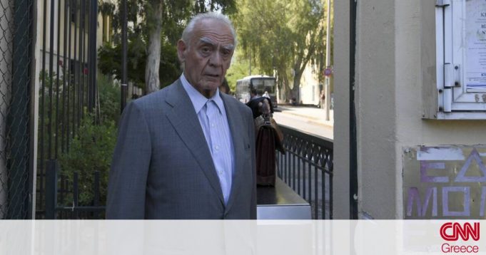 Νέο απίστευτο σκάνδαλο με τον Ακη Τσοχατζόπουλο, οι νέες βόμβες Βαξεβάνη και ΒΗΜΑΤΟΣ, η υποκρισία με τον ζάμπλουτο Τράγκα και η ληστεία των πολιτών μέσω τραπεζών και ΔΕΗ …