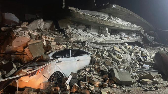 Πάνω από 10.000 νεκροί!Δώστε άμεσα κάθε βοήθεια στην Τουρκία,πείτε στον Ερντογάν να βγάλει το σκασμό!..