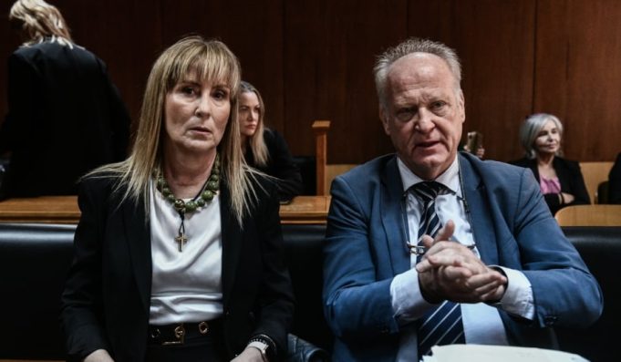 Άδωνηηηηηη!..Πρετεντέρηηηη!.. Σαμαράαα!..Αθωώ(σατε)θηκε και δεν μπήκε φυλακή η Τουλουπάκη για το σκάνδαλο ΝΟΒΑΡΤΙΣ!