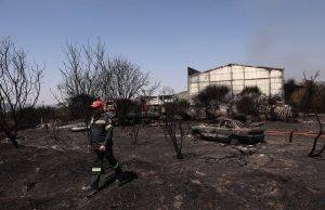 Το “εργοστάσιο κατασκευής πτυχίων” για αρίστους,οι καταστροφικές φωτιές,ο διαλυμένος Ερυθρός Σταυρός και εκείνοι που έγραψαν σε έγγραφο”διαρρήξαμε το γραφείο σας κ.Πρόεδρε γιατί δεν ήταν ανοιχτό”!!!