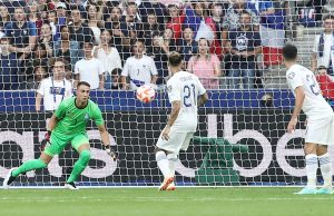 Καλή η Εθνική Ελλάδας,έχασε απο την Ολλανδία με ένα πέναλτυ που δεν έπρεπε να δοθεί στο 90…