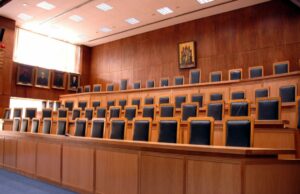 Παγκόσμια ελληνική πρωτιά:Πλαστή απόφαση του Συμβουλίου Επικρατείας μοσχοπουλήθηκε!Εισβολή κινέζων στη Σαλαμίνα!