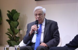 Από τη Χούντα στον Α.Παπανδρέου και στον Κυρ.Μητσοτάκη δυο ράγες γεμάτες αίματα…Βόμβες Παυλόπουλου για την δημοκρατία-μπανανία μας!