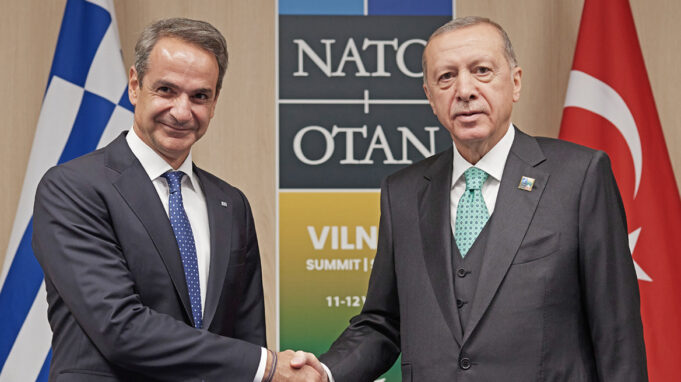 Κυριάκος: Η Ελλάδα μια απέραντη φυλακή για φτωχούς και αδύναμους και εκείνος θα κάνει,λέει, στις 20 Ιουλίου κόντρα με τον Ερντογάν στην Κύπρο ερήμην μας…