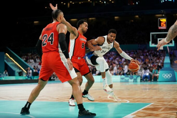 Ο Αντετοκούνμπο πάλεψε πολύ,ο Σπανούλης τον βοήθησε λίγο…