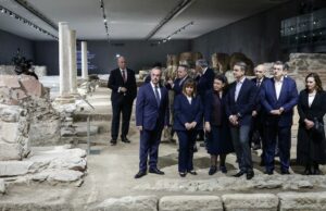 Τα τέρατα της Αστυνομίας και η προπαγάνδα υπέρ Κυριάκου ακόμα και σε …εκκλησίες για το…Μετρό του 1918!!!