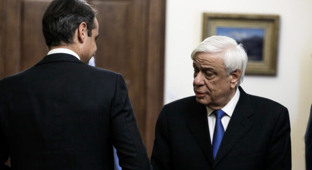 Απίστευτο!ΟΙ Κυριάκος της Νέας Δικογραφίας γονυπετής για συγνώμη στον Προκόπη Παυλόπουλο!..