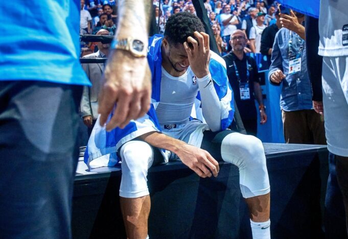 Σσσστ!Ξύπνησαν οι “πατριώτες” και ανακάλυψαν τον …Αντετοκούνμπο!