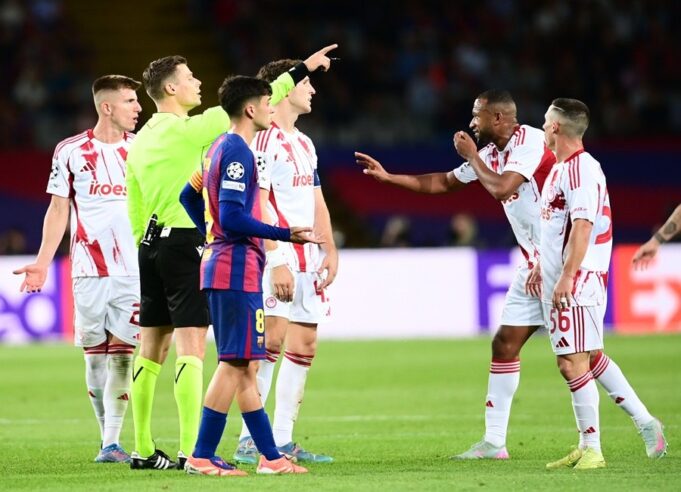 Αποβολές:Αντεξε η Πάφος,έπεσε ο Ολυμπιακός.Φωτιά η Μάντσεστερ!