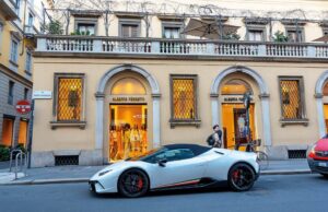 Ο υπουργός,ο Λογιστής του ΟΠΕΚΕΠΕ,τα σαντάλια του Προεδρικού και οι φοβερές καταγγελίες Παυλόπουλου για τη “δημοκρατία”(και) του Κυριάκου…