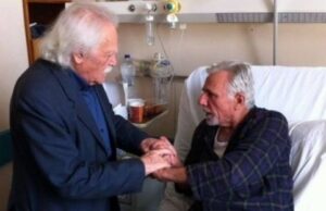 Ο (θανών)Σπύρος Καρατζαφέρης,η προσφορά του, ο …άλλος Σπύρος,τo “πορνίδιo”-εθνική σταρ και η ελληνική πολιτική σκηνή!..